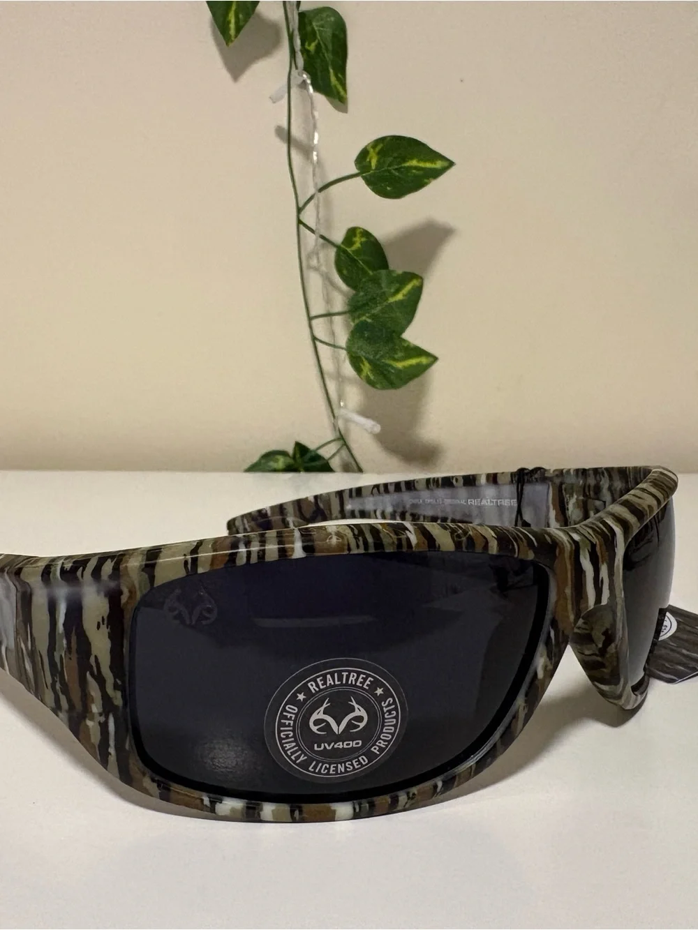 Realtree Men’s Wrap Sunglasses - Camo Green/Brown